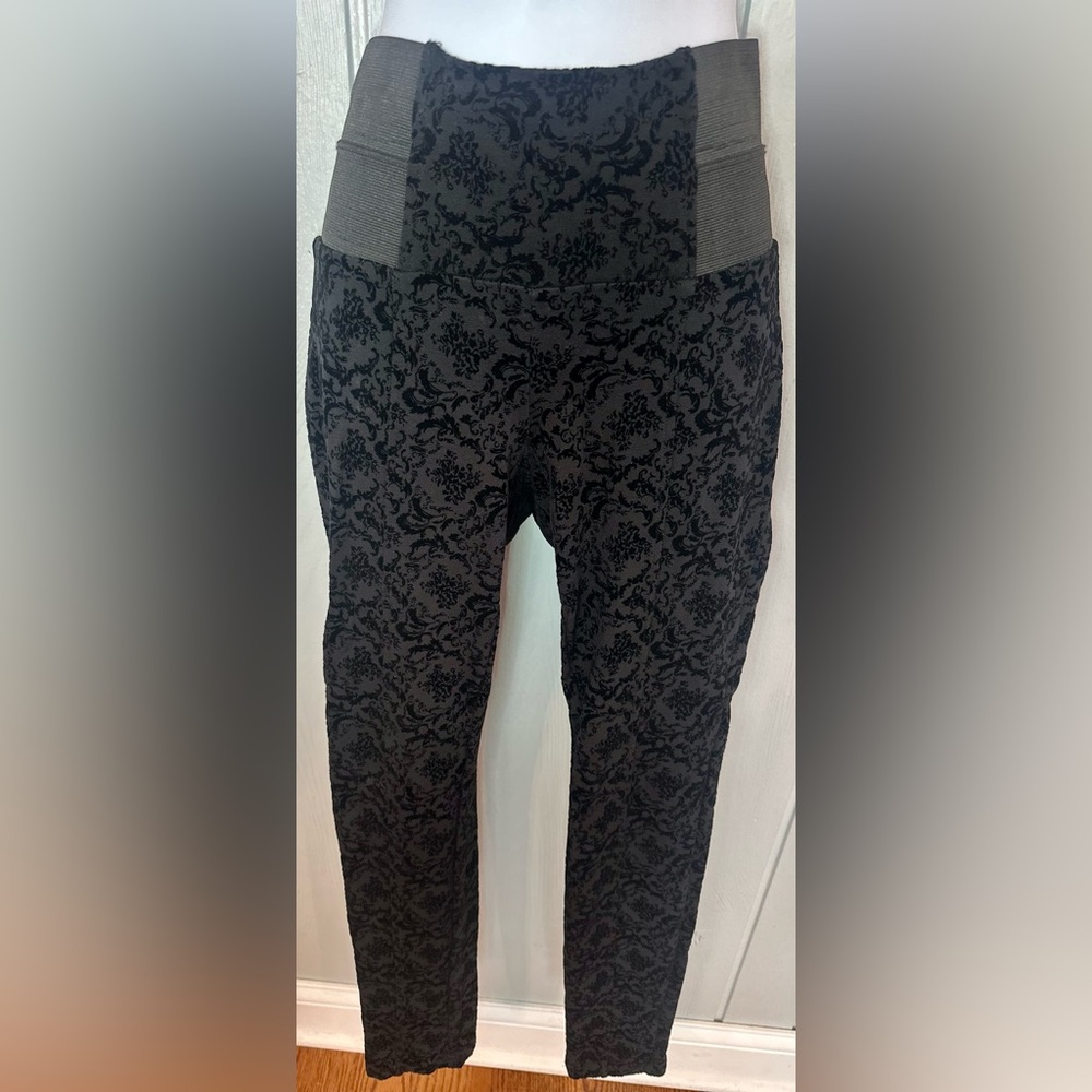 one 5 one Black Patterned Leggings